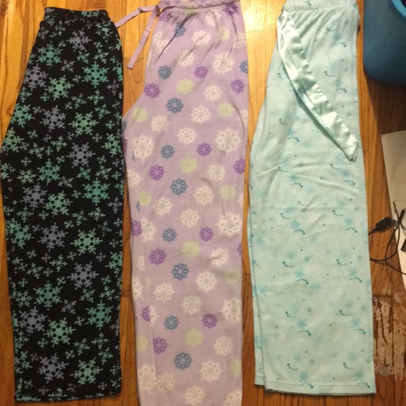 NWOT snowflake fuzzy pj bundle!!! - Picture 2 of 2